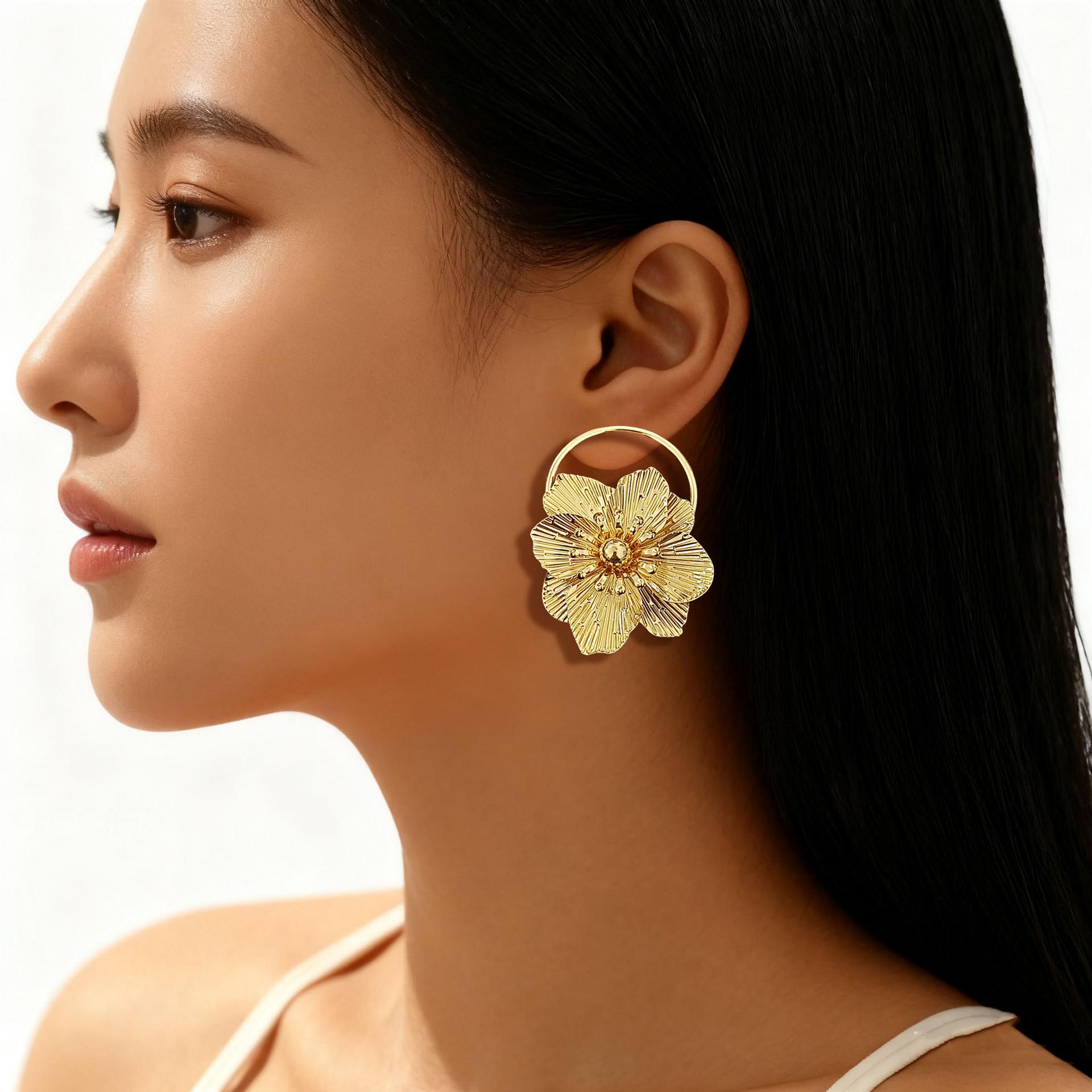 

Niche Design High-Grade Fringed Flower Earrings Are Suitable For Women S Banquet Party Wear Earrings