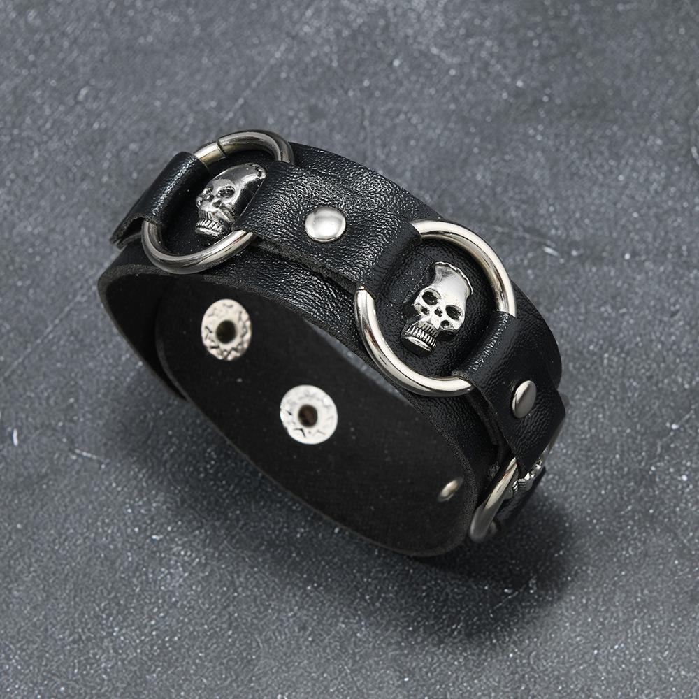 Punk Style Skull Bracelet: Creative & Stylish Fashion Accessory
