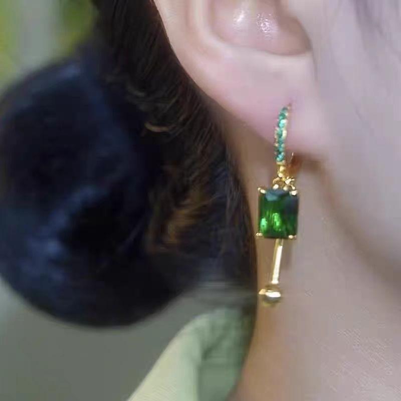 Silver Natural Light Green Resin Drop Earrings Hypoallergenic For Daily Wear Gifts