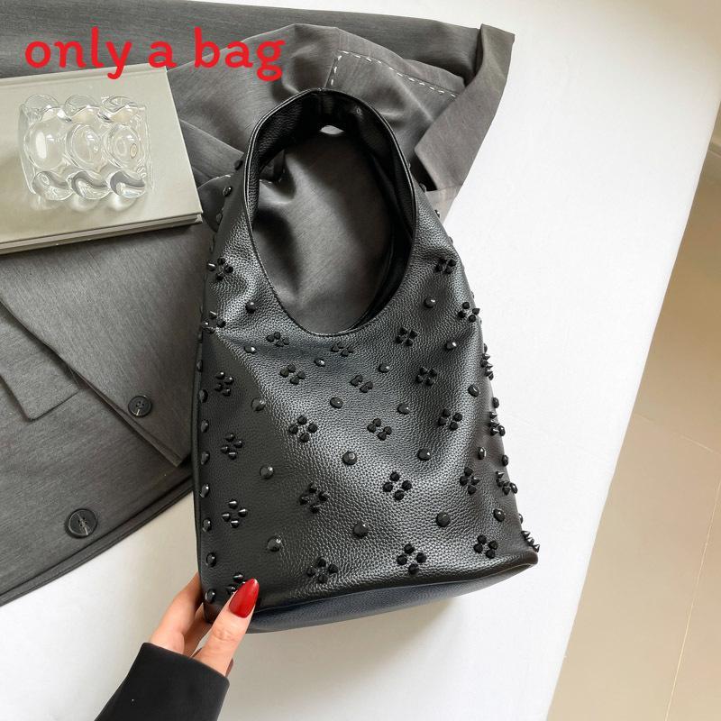 Crossborder Fashion Large Capacity Bucket Bag With Rivets For Daily Fashion And Versatile Style
