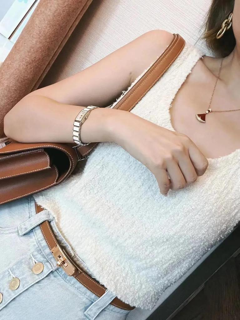 Women's Korean Style Grey Belt - Hole-Free Buckle, Fashionable, Versatile, Adjustable Thin Waistband, Decorative Skirt Accessory.