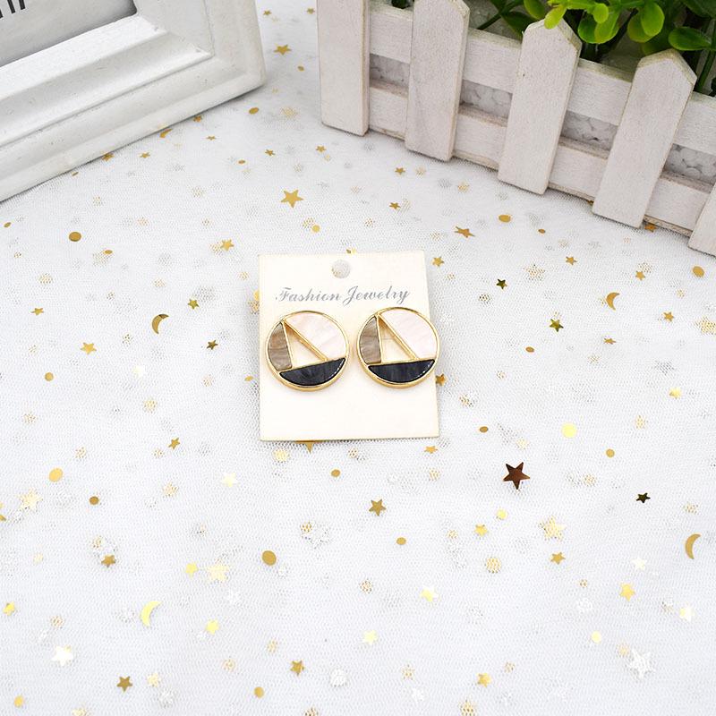 Japanese Korean Fashion Geometric Acrylic Stud Earrings