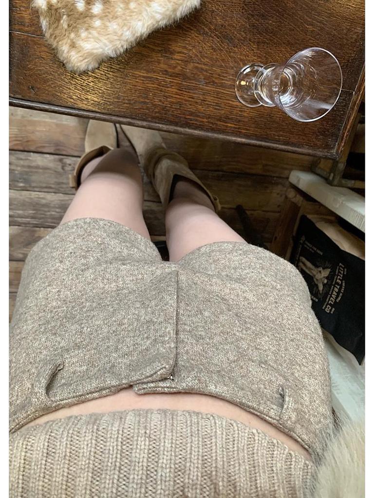 Women's High-Waisted Retro Khaki Wool Shorts - Winter Hip-Hugging A-Line Casual Straight Leg Pants