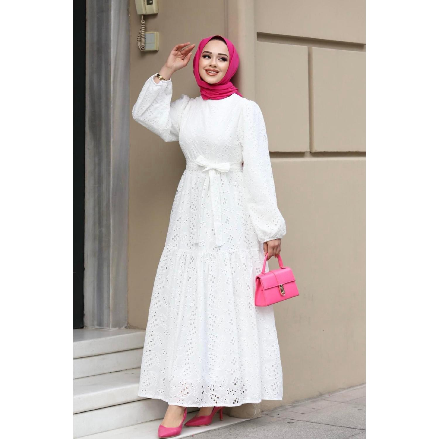 

Платье-хиджаб с кружевным гребешком и вышивкой-белый S/M белый