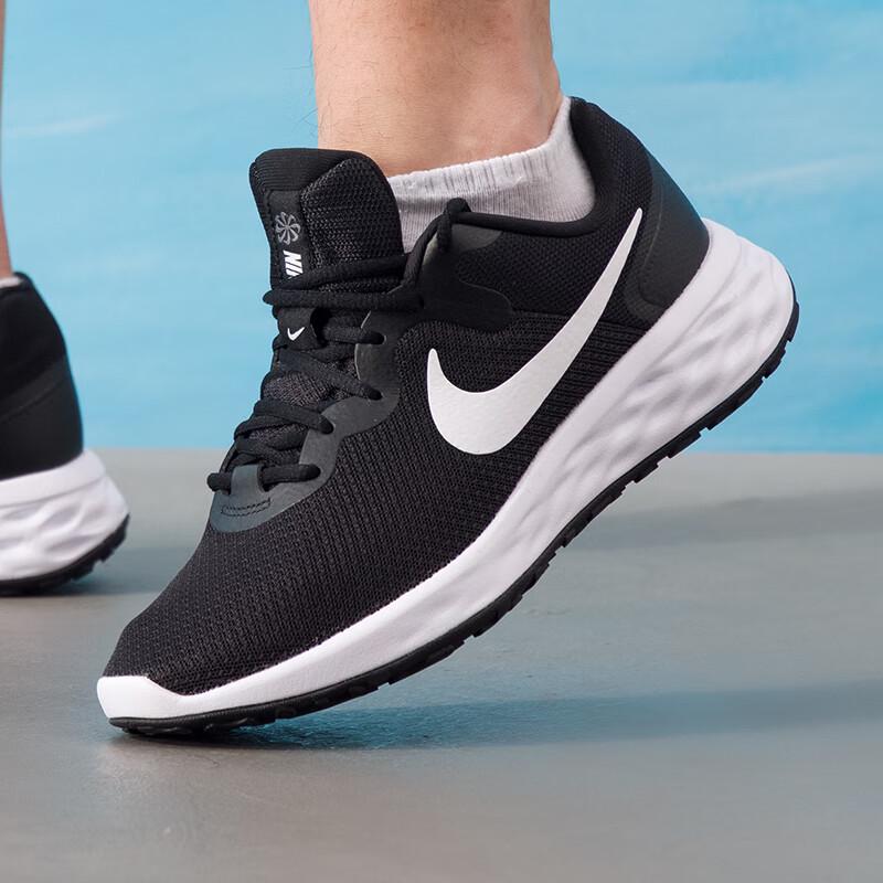 Nike Men s 7/24 All-Season Running Shoes 10.5