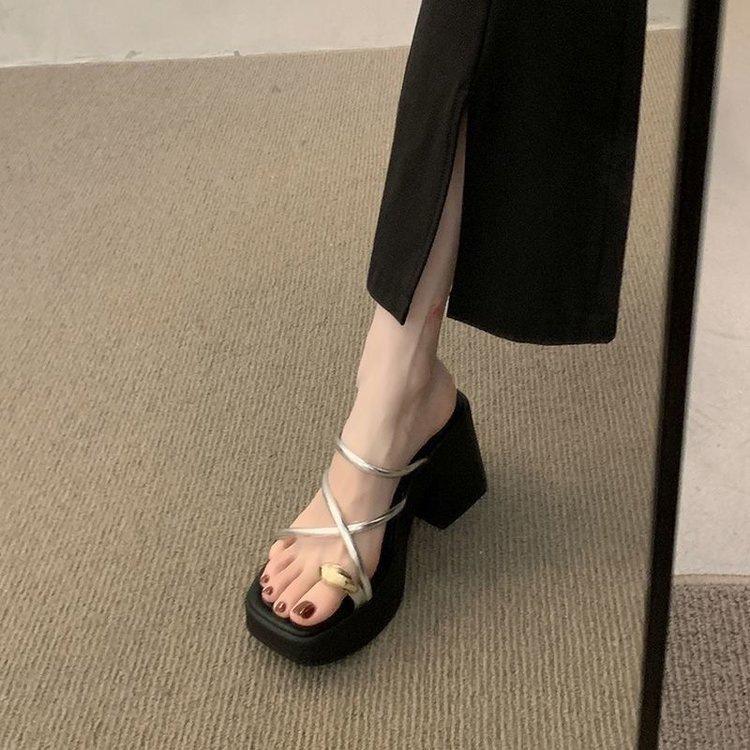 

High-heeled beautiful temperament slippers women s summer outer wear fashion 2025 new high-end fairy style thick-heeled fashion sandals 40
