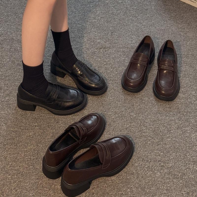 Retro Chunky Round-toe Flats - Relaxed, Comfortable and Simple Shoes