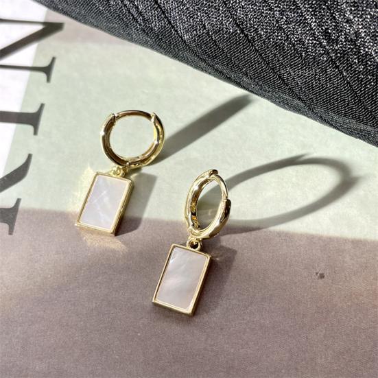 1 pár dámských náušnic huggie Antialergické Lesklé Geometrický Obdélníkový Tvar Kontrastní Barva Ozdoba Uší Nerezová Barvostálá Dámské Visací Náušnice