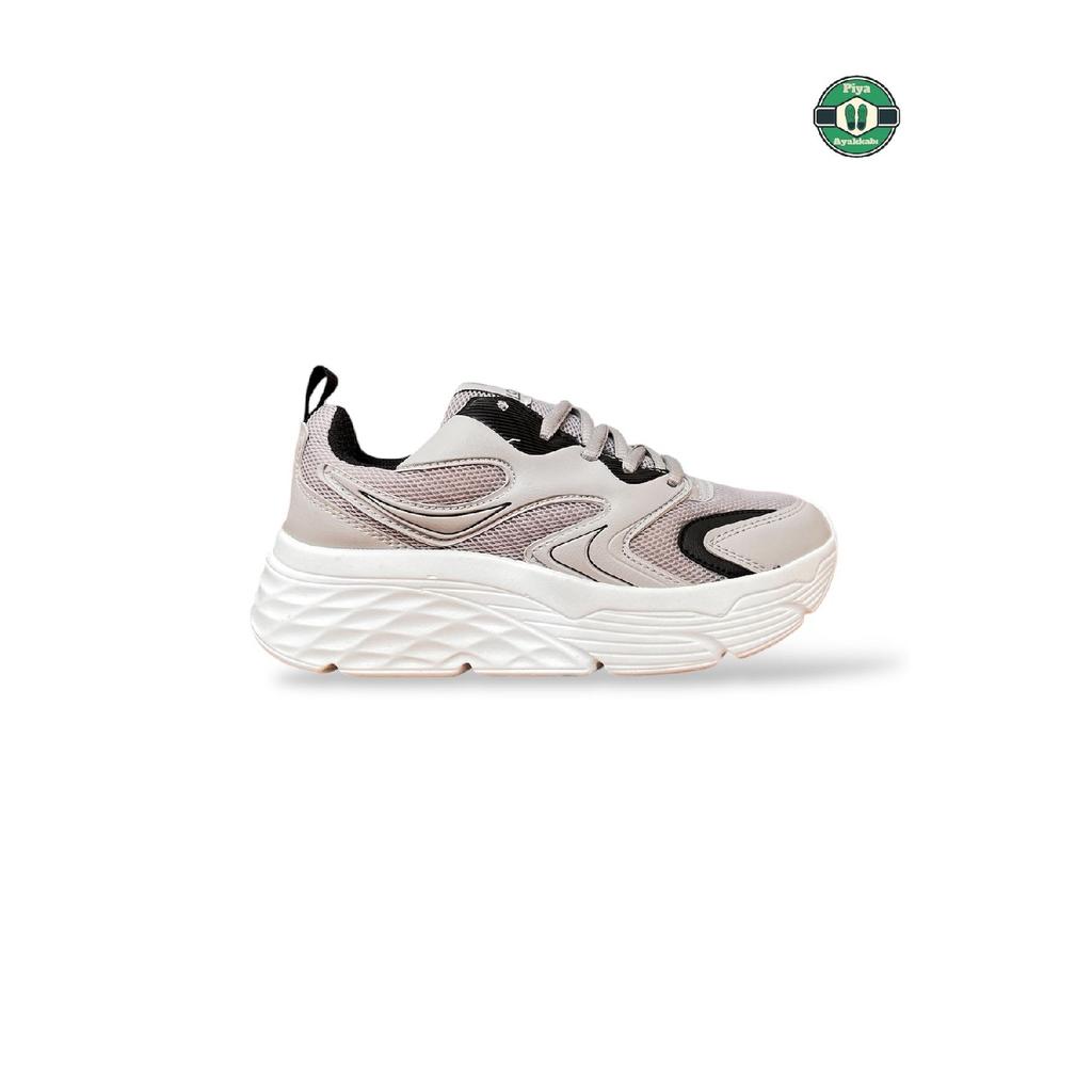 Unisex White Sneaker