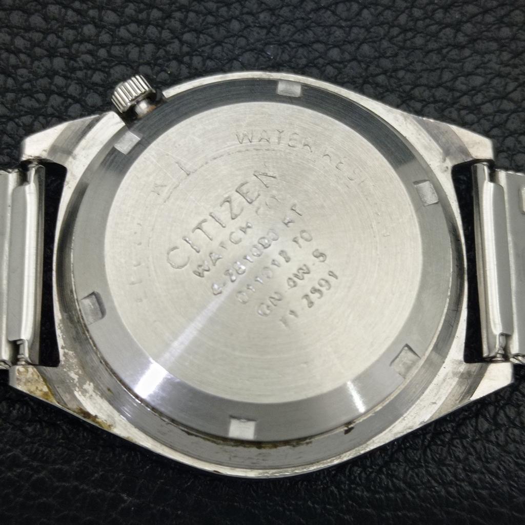 CITIZEN AUTOMATIC 8200 JAPAN MENS VINTAGE GOLDEN COLOR DIAL WATCH a702750-1 R210-a702750