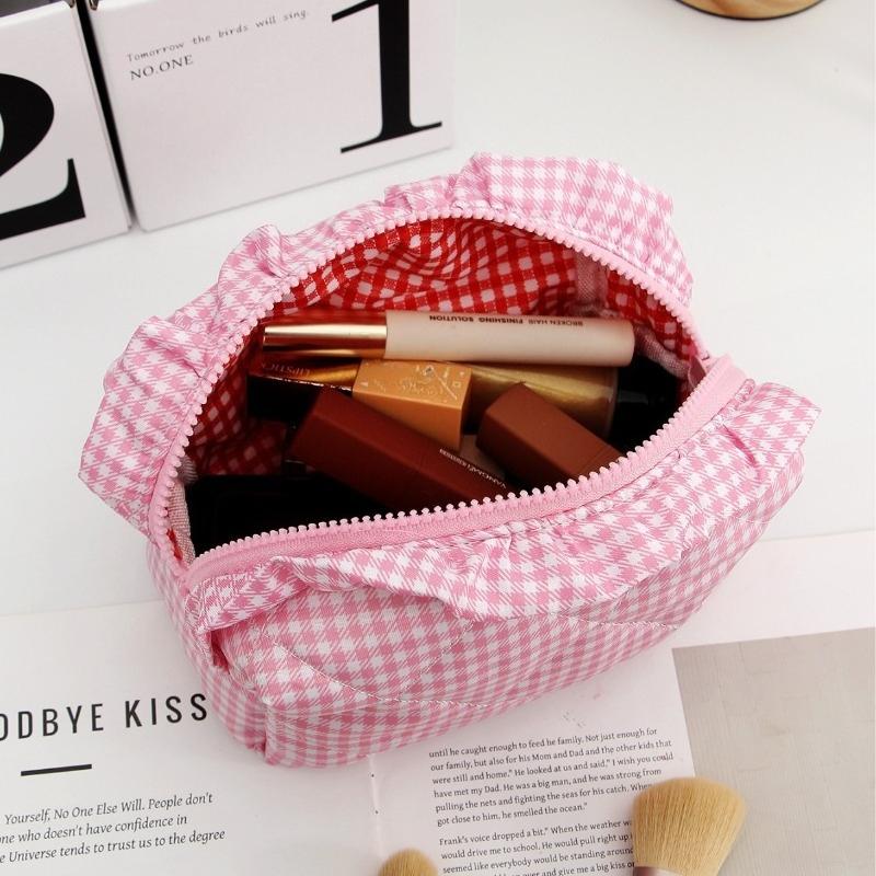 Floral Makeup Bag with Lace Trim  Large Capacity Quilted Cosmetic Toiletry Organizer Case Travel Portable Cosmetic Pouch