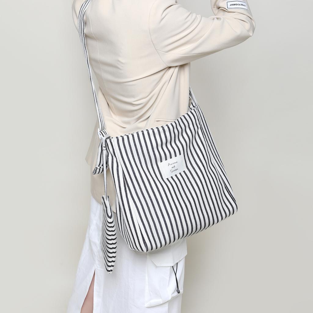 Commuting Niche Striped Large-capacity Tote Bag, Summer Fresh and Clean Single-shoulder Bag, Crossbody and Hand-carry