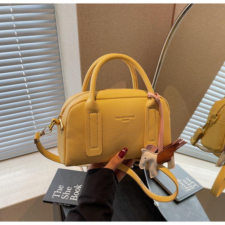 

Маленькая сумка женская новая универсальная на плечо, сумка-мессенджер, сейчас популярная портативная сумка-подушка жёлтый