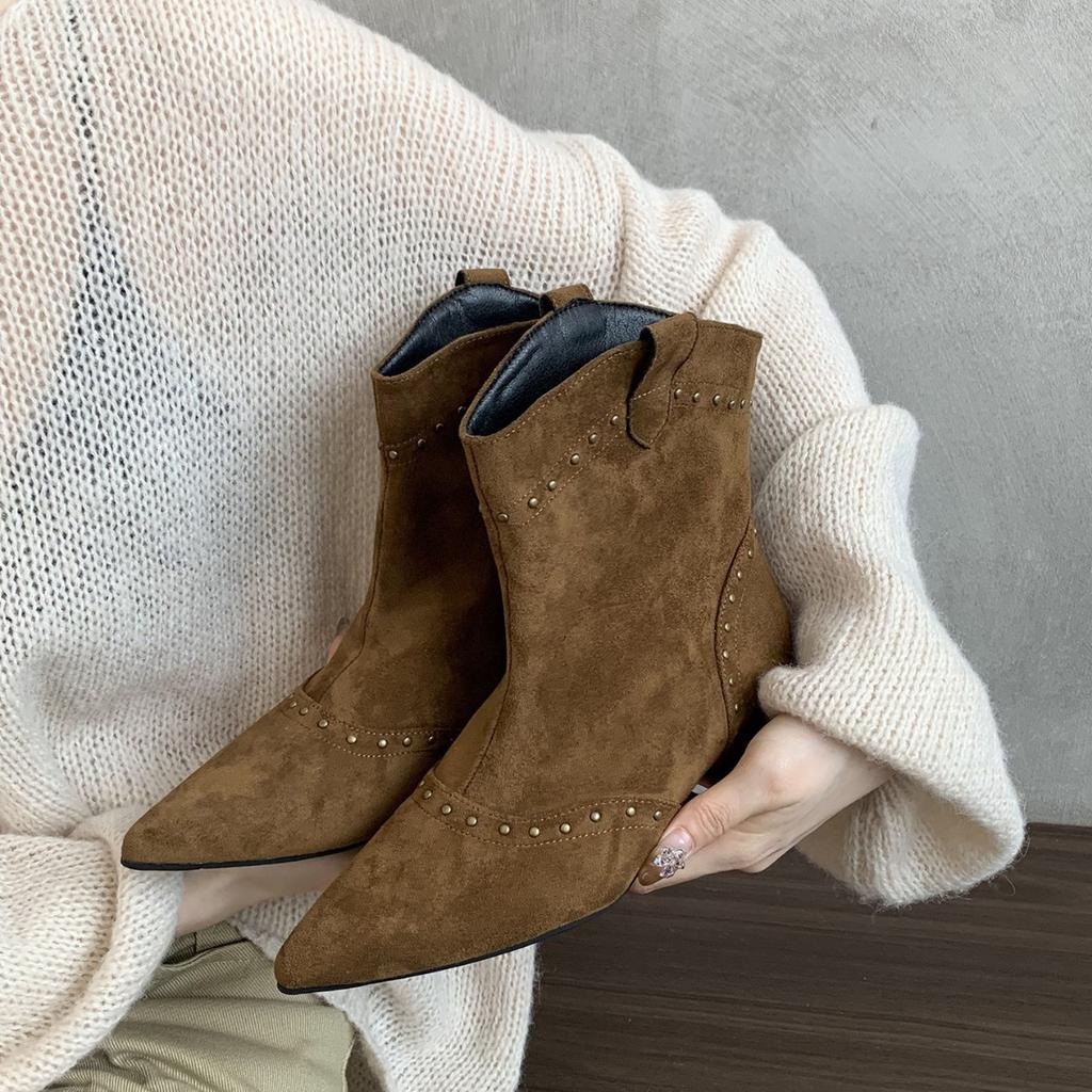 Inner height increase brown V-mouth short boots women's 2025 autumn and winter retro suede pointed thin medium tube fashion knight boots