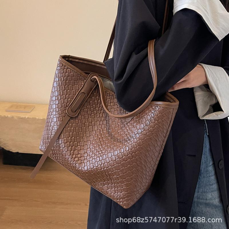 Fashion popular woven women's bags, new trendy Korean version of large-capacity shopping bags, simple tote bags, portable shoulder bags