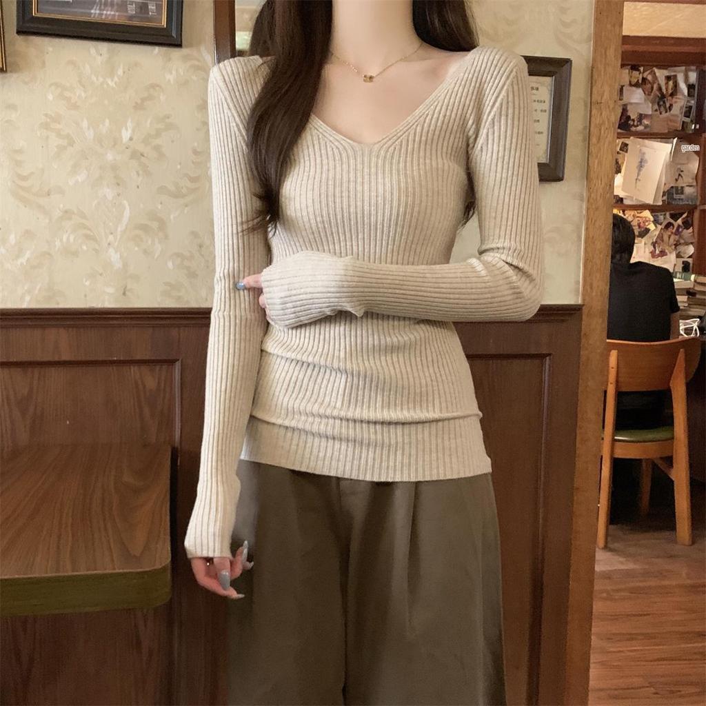 Women's V-Neck Knitted Sweater: 2025 Autumn/Winter Slim-Fit Base Layer Sexy Style
