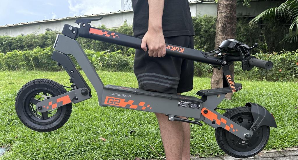 Kukirin G2 Electric Scooter 800W Motor Range 55 KM 48V 15AH 10 Inch Tires 7-light Safety System E-Scooter