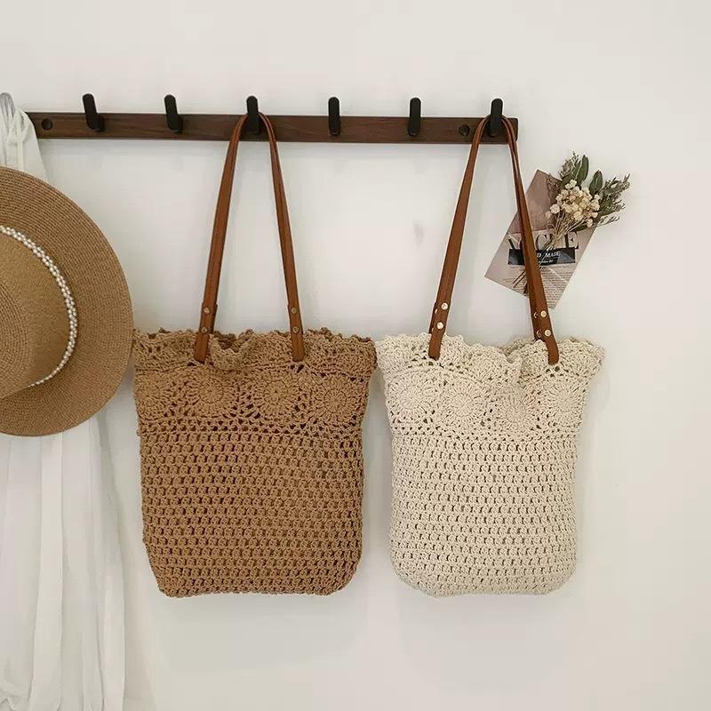 Versatile shoulder cotton thread straw bag, new hand-woven bag, large capacity tote seaside vacation beach bag