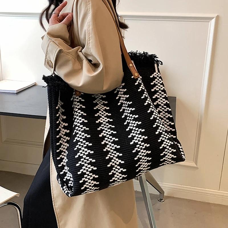 Casual Travel Stripe Design Shoulder Bag New Tassel Handbags Woven Canvas Bag Women's Large Capacity Tote Bag