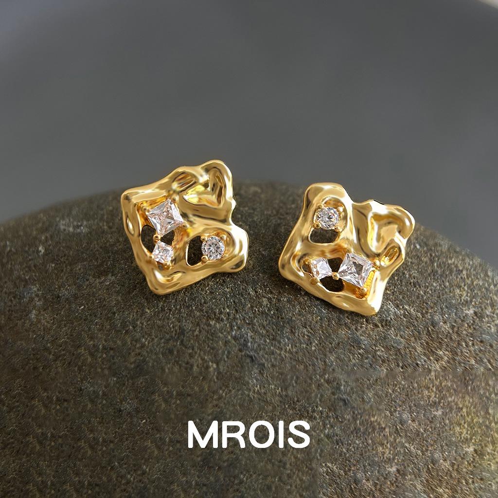 Náušnice čtvercové geometrické zirkonové pecky z 18K zlata - Nepravidelný luxusní design pro ženy