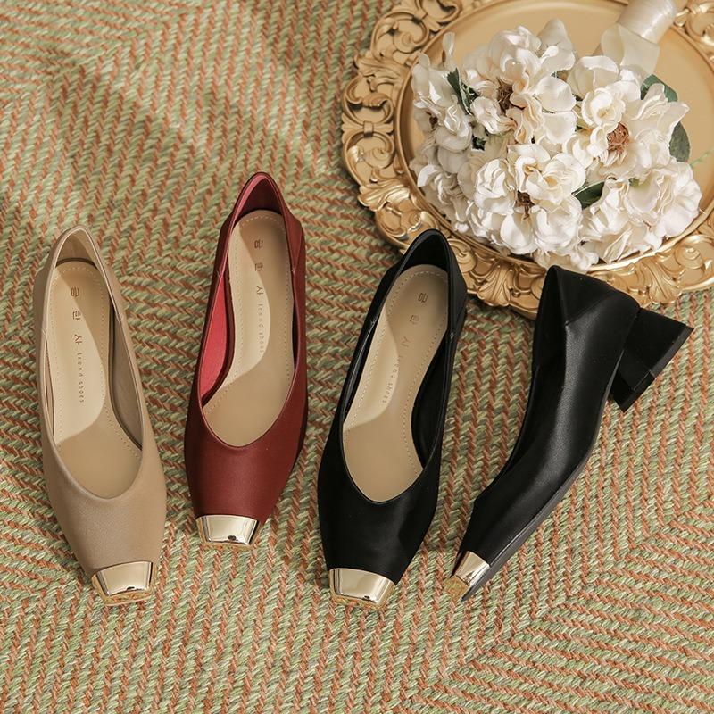 Single Shoes Women's Soft Leather Thick Heel New Iron Head Square Head Middle Heel Soft Sole Not Tired Feet Autumn