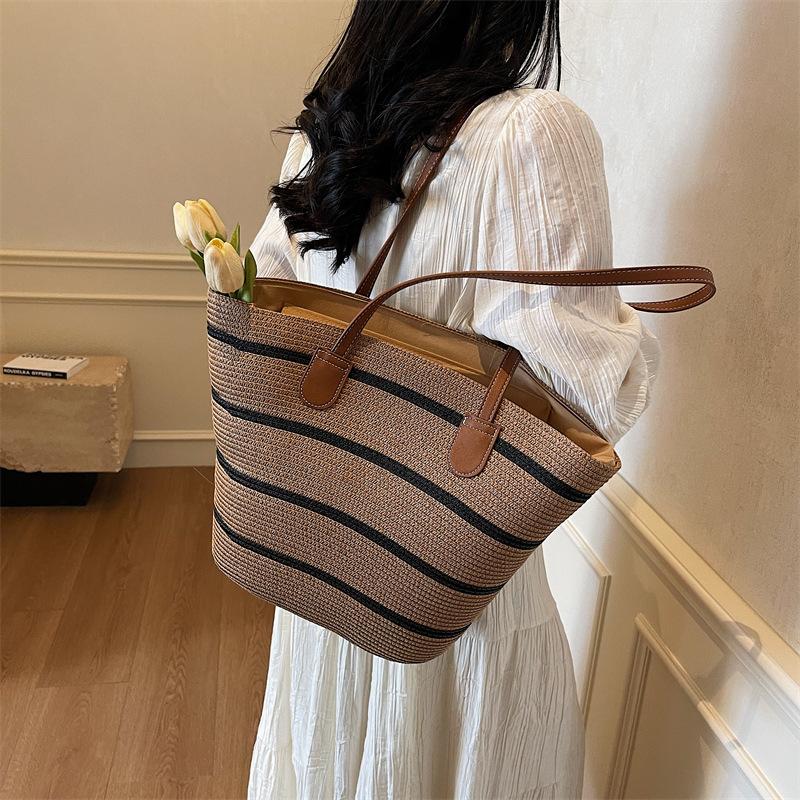 Straw bag Women's handbag Seaside tote bag Large capacity woven shoulder bag Rattan straw bag Bucket bag