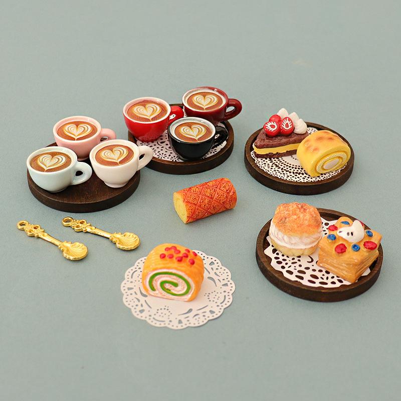 Dollhouse Miniature bread and cake serving tray, simulated mini ornaments, food toy model, coffee cup and spoon accessories
