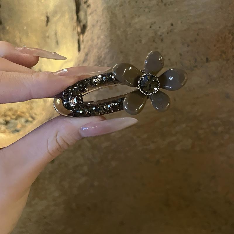 

Акрилова шпилька для волосся у вигляді квітки, інкрустована діамантами, Мила та ніжна, універсальна для чубчика, Бічна BB-кліпса, Модні вишукані аксесуари для волосся, Жіночі