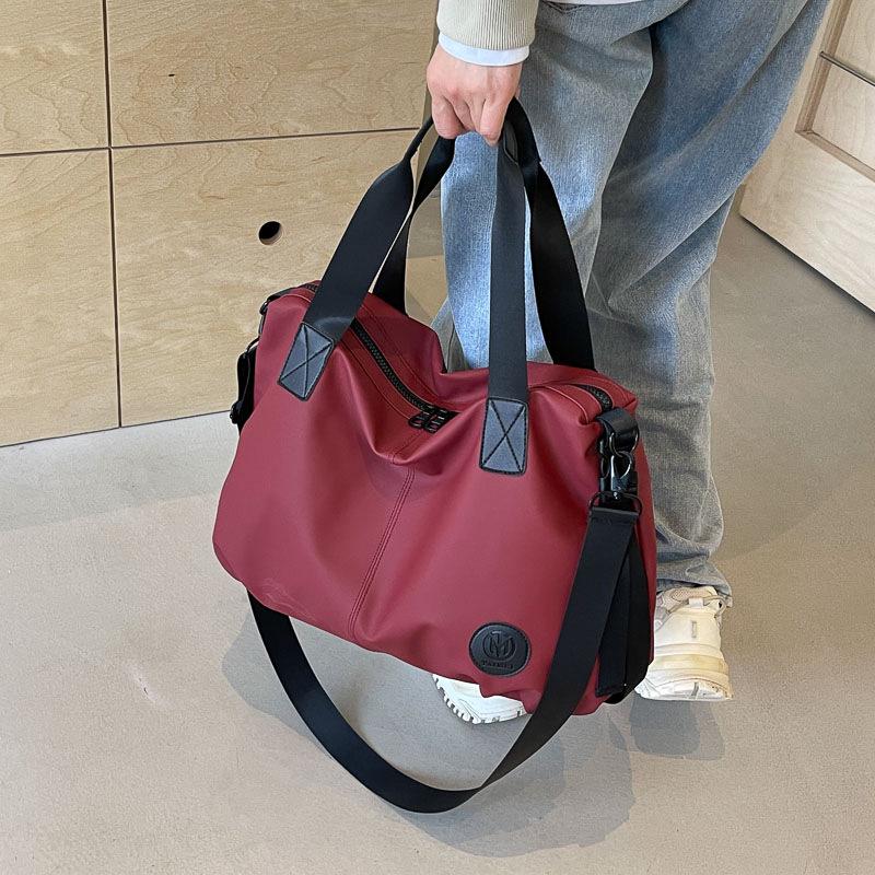 Large Capacity Lightweight Handheld Travel Bag for Men and Women