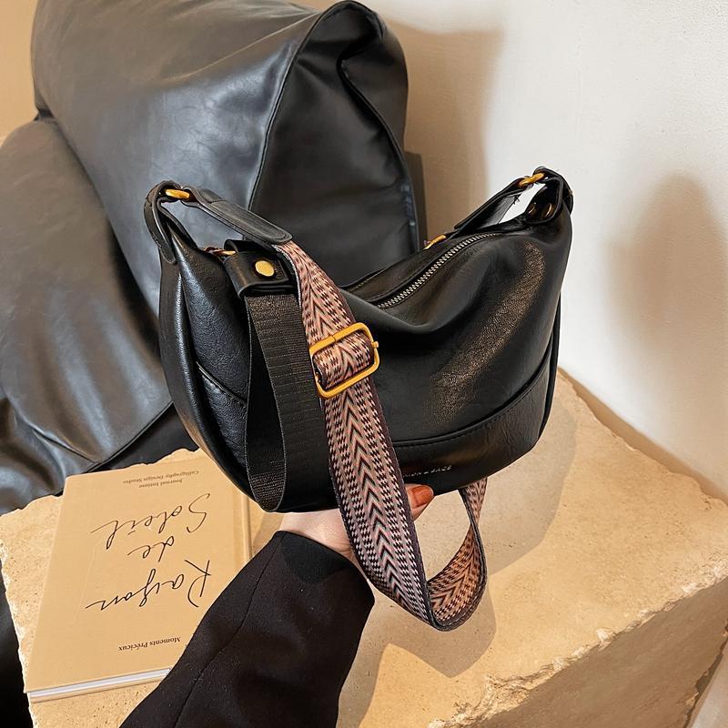 Niche retro niche design bag new women s bag popular popular versatile messenger bag single shoulder dumpling bag