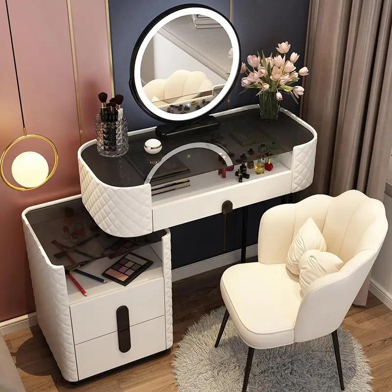 Vanity Masası Modern Şifonyer Masası LED Aynalar Ev Yatak Odası Tuvalet Masası Yoğunluk Tahtası Aynalı Makyaj Masası Mobilya