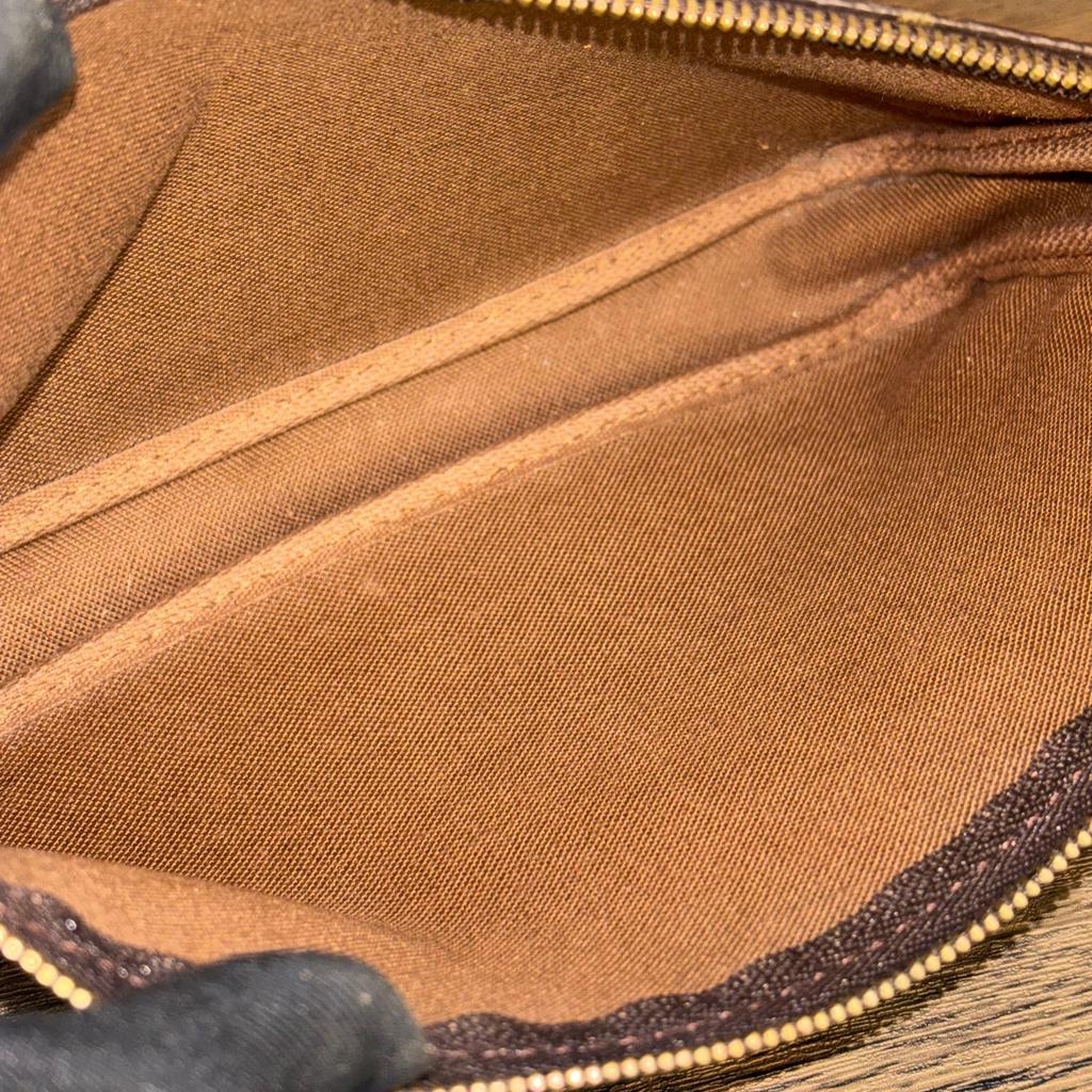 [Pre-Owned] Pochette Monogram Zip Closure PVC Handbag - Excellent #WYBF09