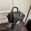 Popular fashion messenger small bag women's 2025 spring and summer new retro shoulder bag small square bag
