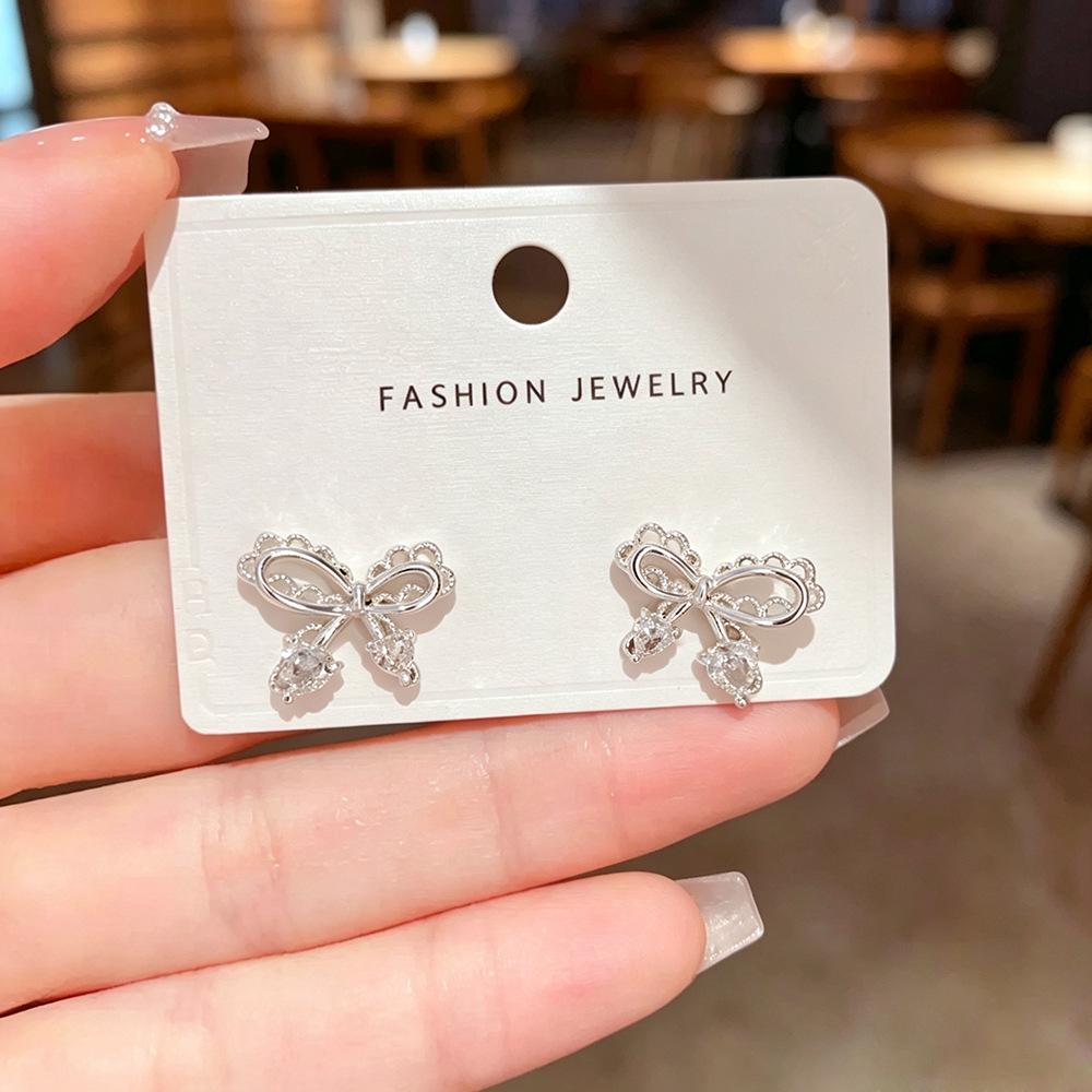 European Sweet Bow Heart Zirconia Earrings - Versatile High-End Fashion Jewelry for Women