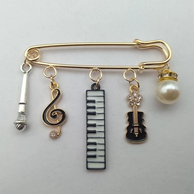 

Vintage Music Themed Brooch - Microphone, Treble Clef, Piano Keys & Violin Charm Pin for Daily Wear, Great Gift for Music Lovers & Singers Style 1