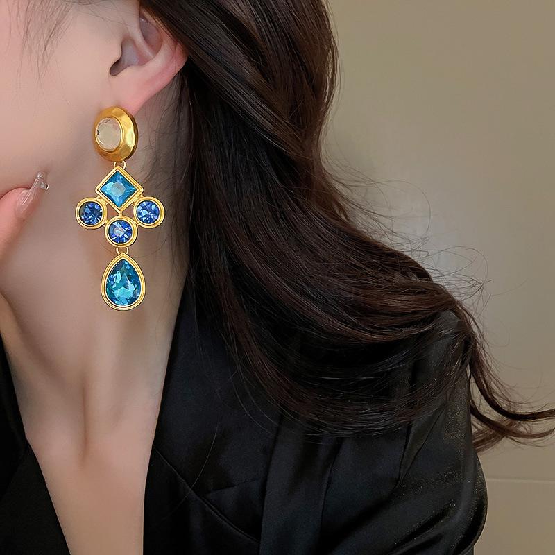Real Gold-Plated Silver Needle Heart-Shaped Freshwater Pearl Earrings, Vintage Chinese Style