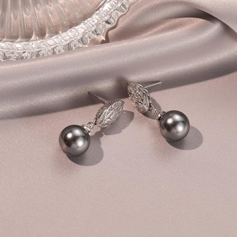 Silver-Gray Zircon Mother-of-Pearl Earrings - Elegant, Versatile, High-End Design