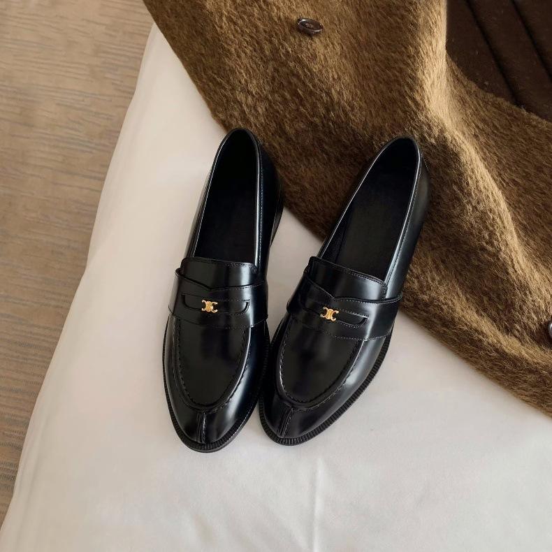 

Sheepskin~ British style round head Arc de Triomphe small gold buckle loafers women s flat British lazy people pedal small leather shoes 34