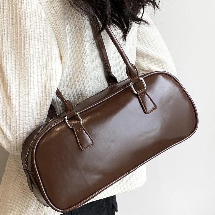 Boston Bag Large Capacity 2024 New Handbag Single Shoulder Bag Women's Versatile Pillow Bag Urban Minimalist Style
