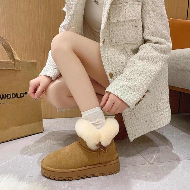 Corner buckle leather warm snow boots women's 2025 winter new matte real wool wool shoes velvet cotton shoes short boots