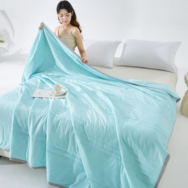 Class A Cool Silk Summer Quilt - Super Soft, Machine Washable Air Conditioning Blanket
