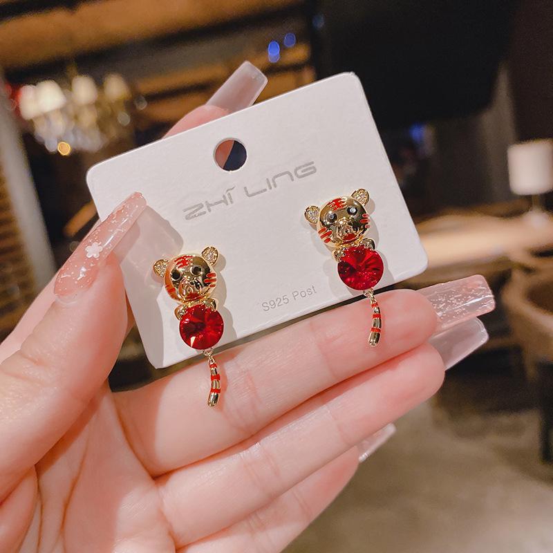 Elegant Red Garnet Year of the Tiger Zodiac Earrings, S925 Sterling Silver Needle for Women 2A911 Red