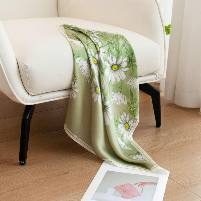Mulberry Silk Scarf Green Daisy Print Square Neckerchief Elegant Fresh Style Women