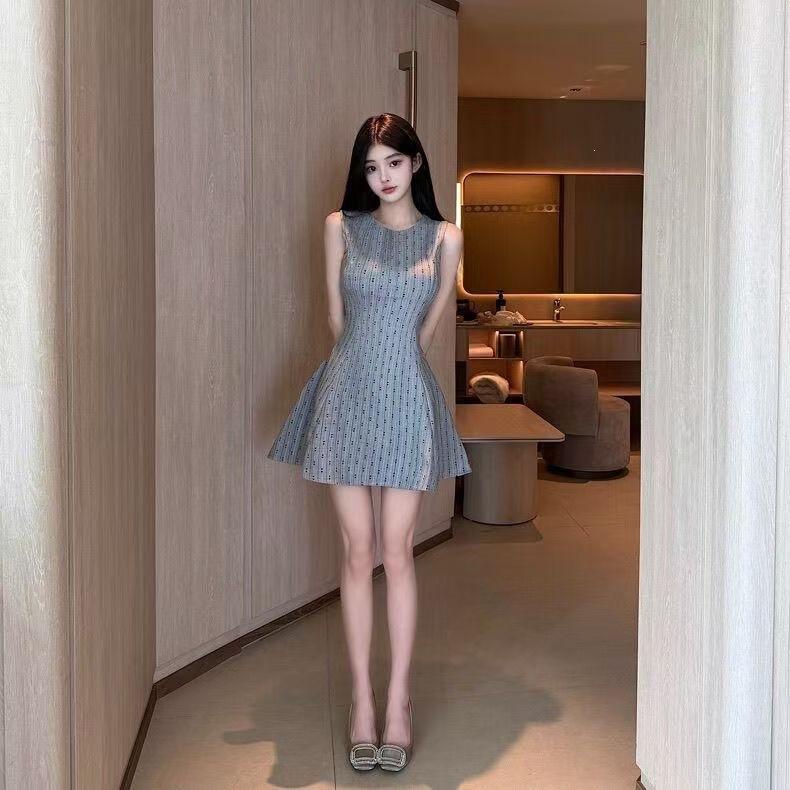Temperament celebrity light and familiar style round neck sleeveless dress small man pure desire sexy waist thin A word small dress