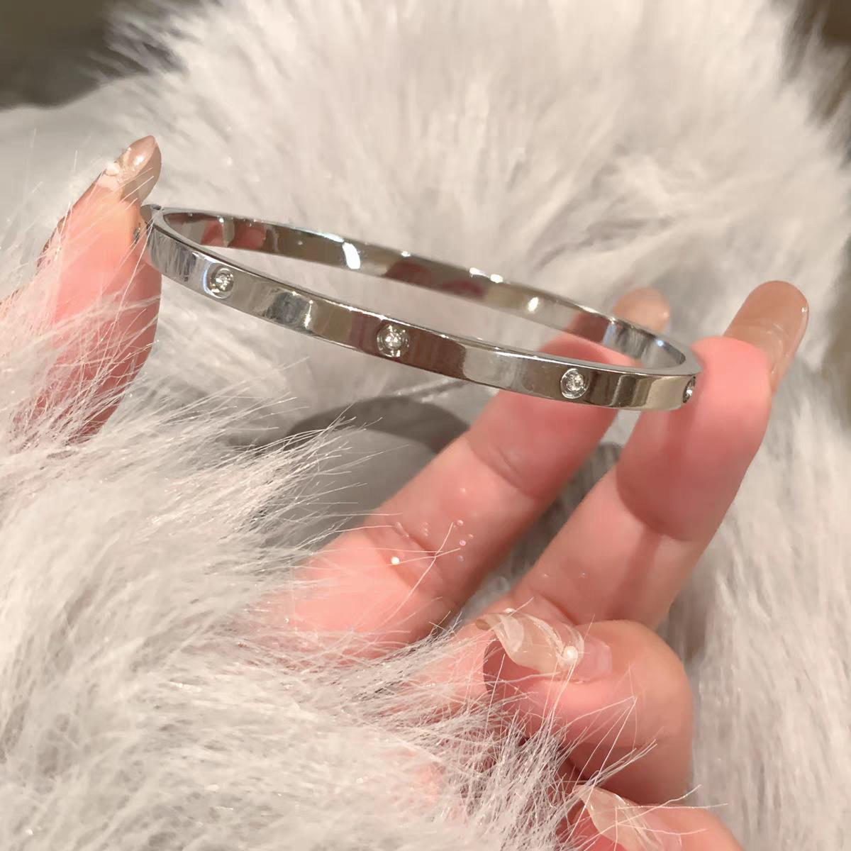 

Women s Titanium Steel Bracelet: Light Luxury, Versatile, Non-fading Fashion