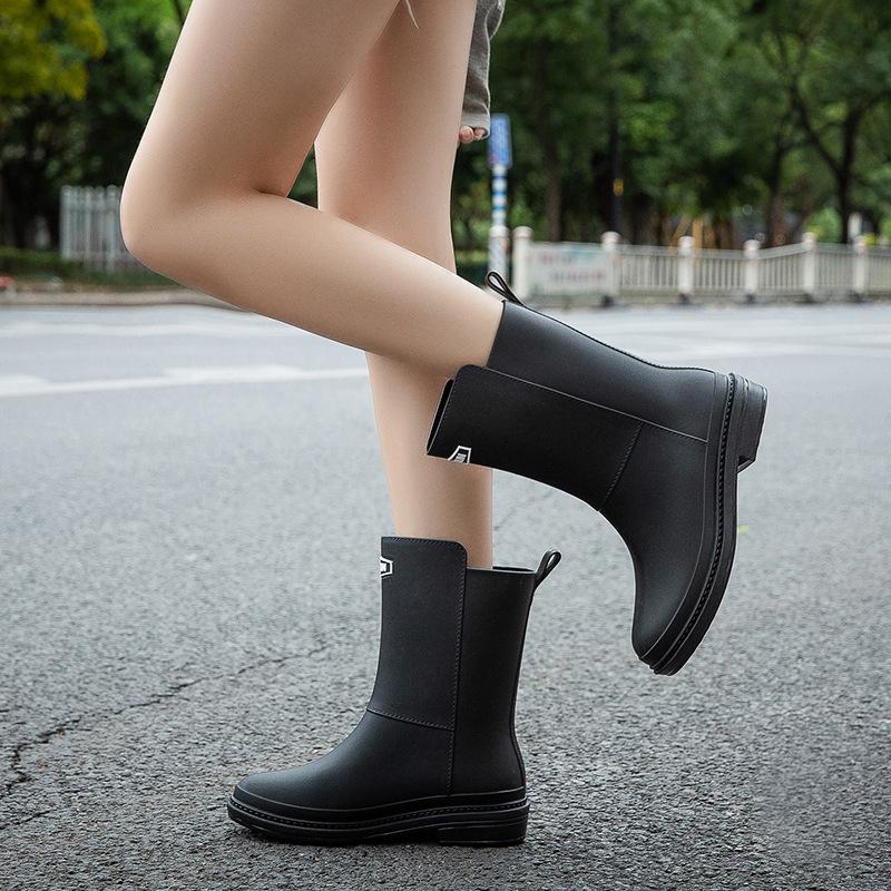 Nové dámské hřejivé holínky módní vodní boty nepromokavé zimní kotníkové boty holínky středně vysoké jednobarevné kotníkové boty