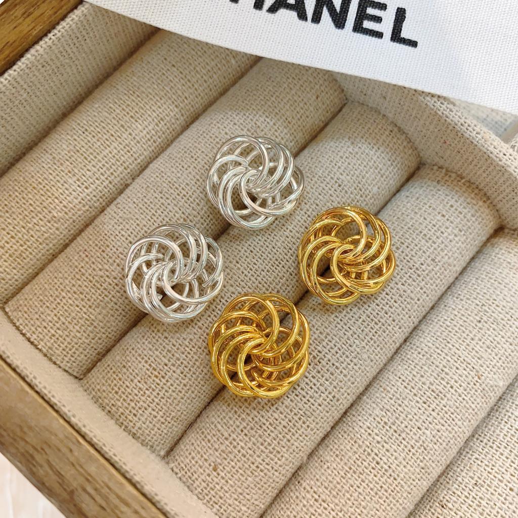 Salt Island Qionghua Series Single Flower Stud Earrings Versatile Simple Temperament Light Luxury Gold-Plated Earrings