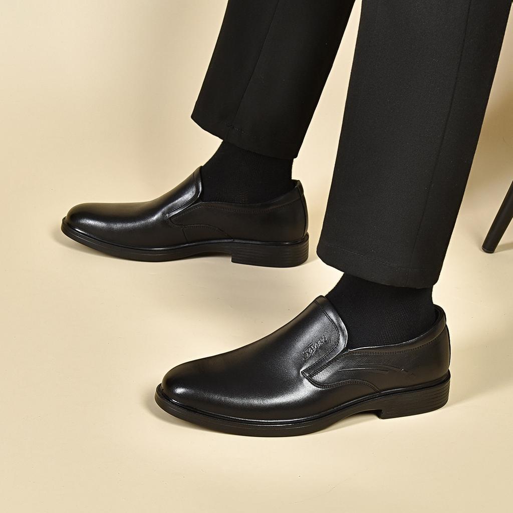 Men's Leather Shoes Autumn and Winter New Black Round Head One-pedal Business Men's Shoes First Layer Cowhide Flat-bottomed Formal Shoes