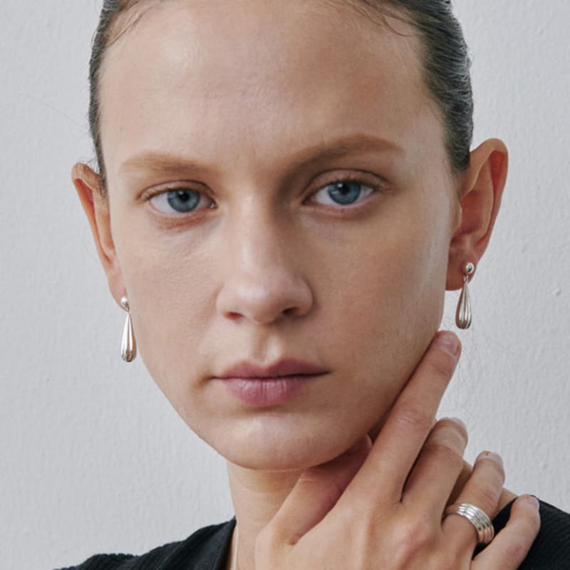 Etrive Ripple Drop Earrings