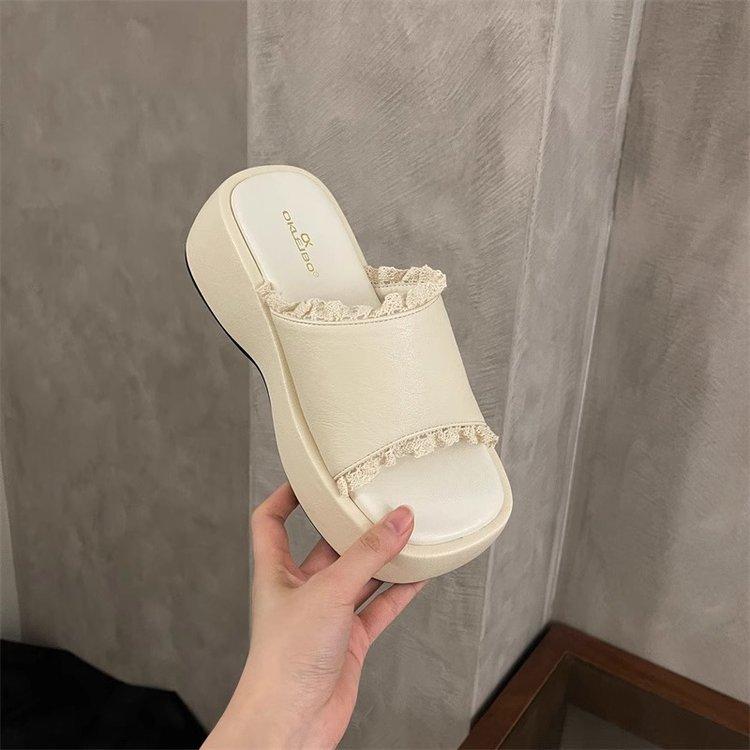 

French heightened platform lace edge sweet cool slippers women s 2025 new summer open-toed versatile one-word sandals 35